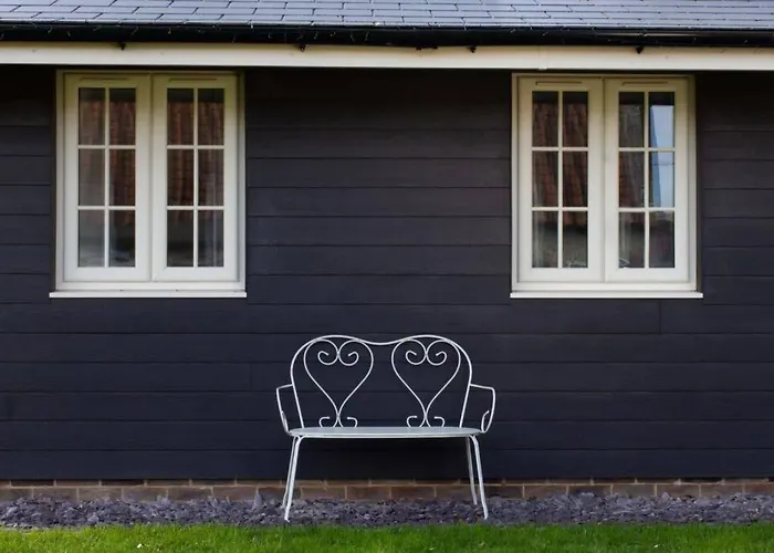 Breckland Cottage - Secluded Country Getaway